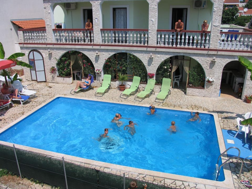 Day, Pool view, group of guests