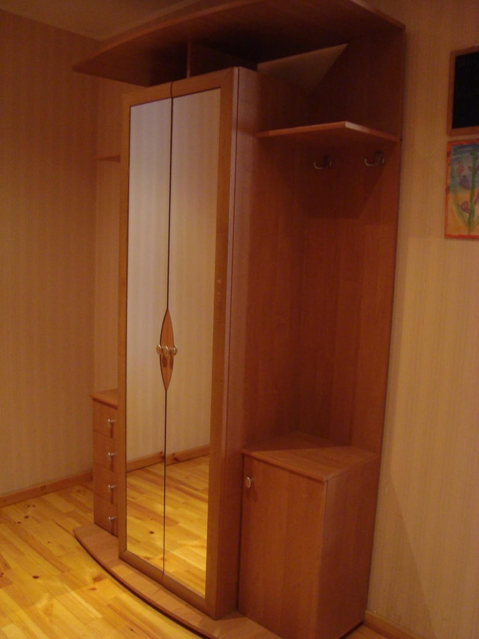 Photo of the whole room, Decorative detail