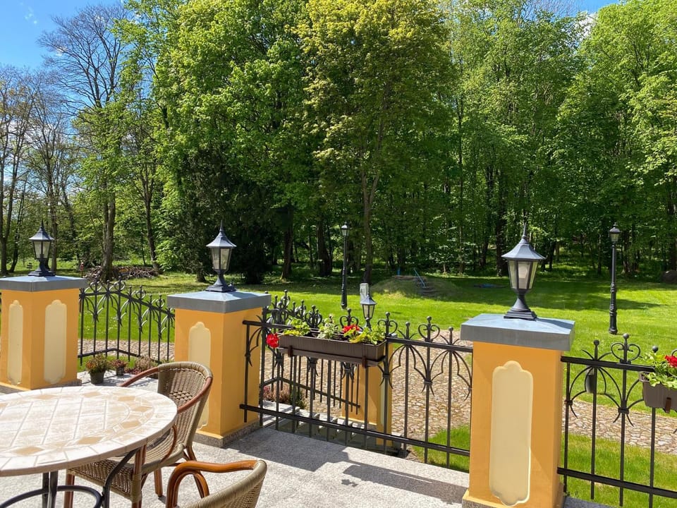 Spring, Day, Natural landscape, Garden, View (from property/room), Balcony/Terrace, Garden view