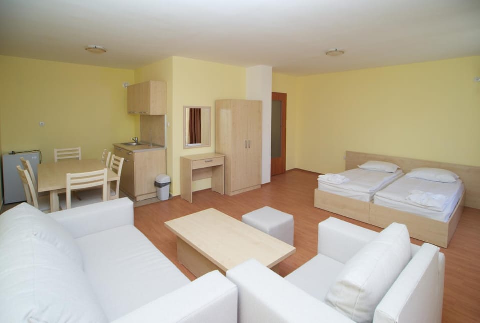 Living room, Photo of the whole room