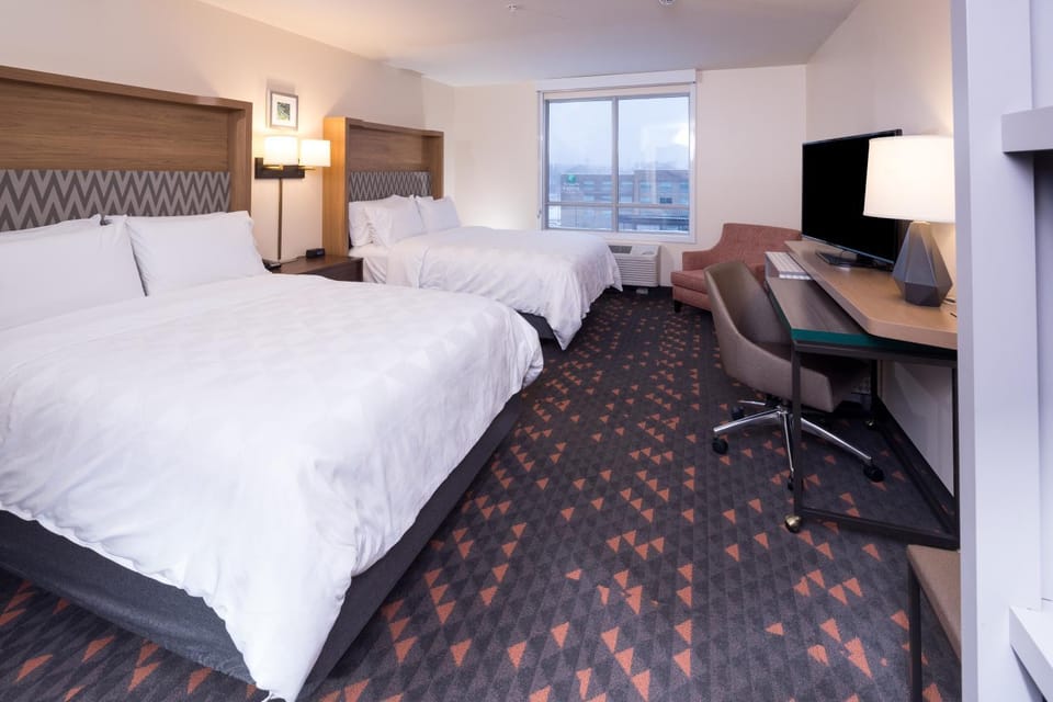Holiday Inn & Suites Kalamazoo West Hotel in Kalamazoo