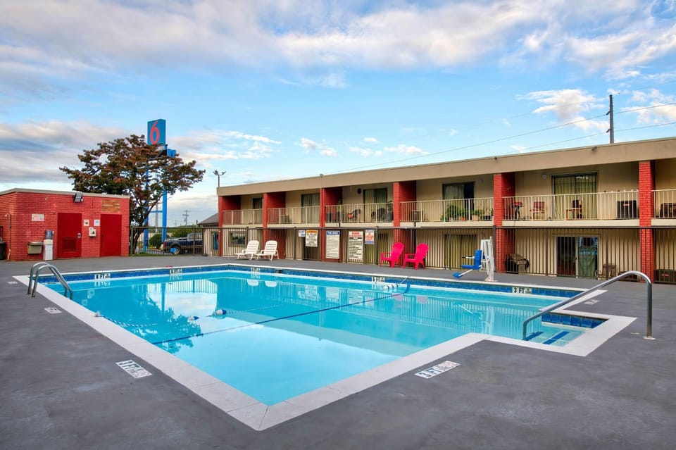 Pool view, Swimming pool