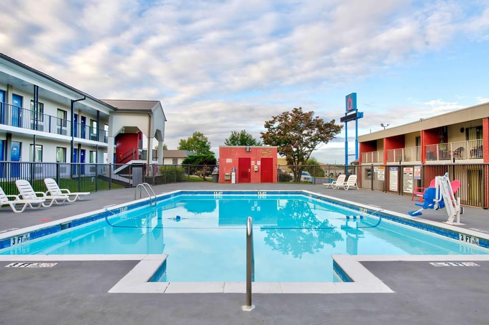 Pool view, Swimming pool
