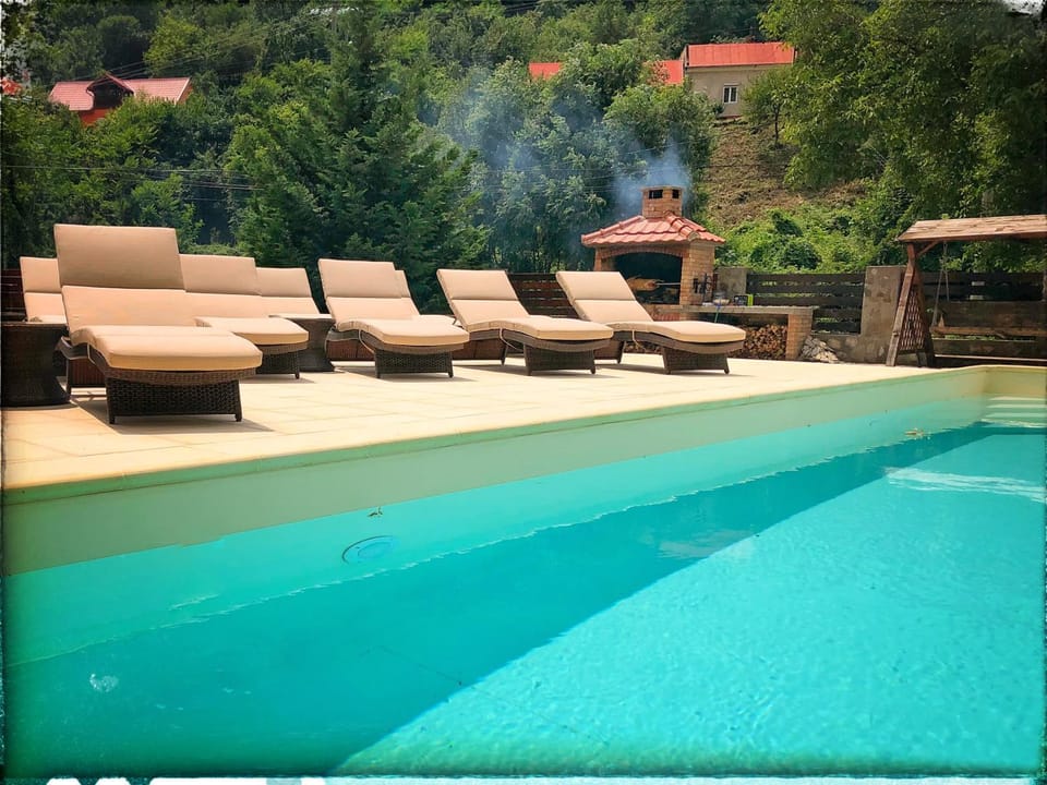 Swimming pool, Swimming pool
