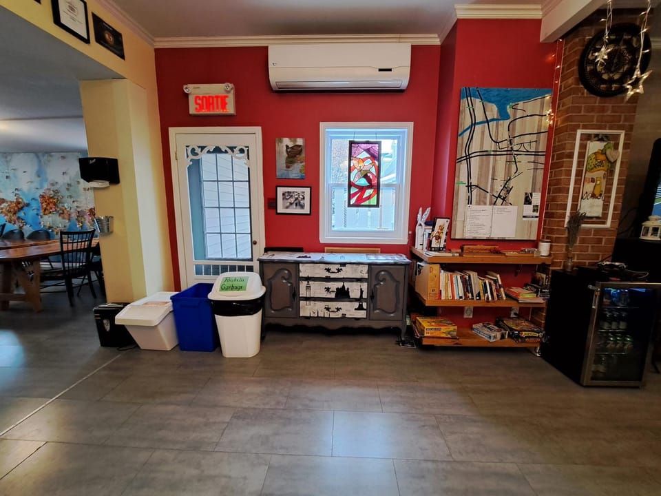 Communal lounge/ TV room, Dining area