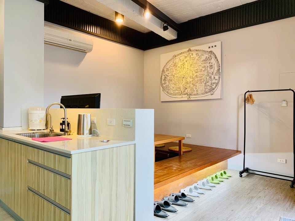 Photo of the whole room, pet friendly