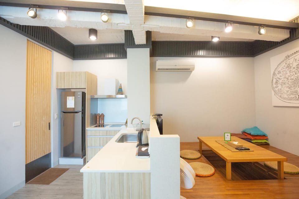 Communal lounge/ TV room, Kitchen or kitchenette, Living room, Photo of the whole room, pet friendly