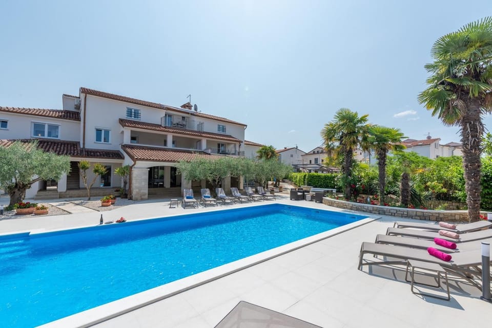 Property building, Swimming pool