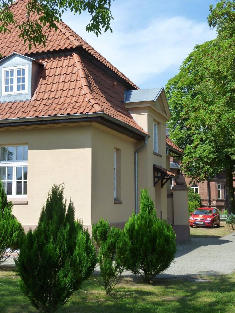 Facade/entrance, Garden