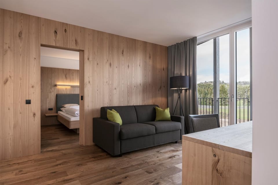 Living room, Photo of the whole room, Seating area, Bedroom