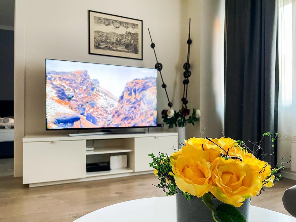 TV and multimedia, Evening entertainment