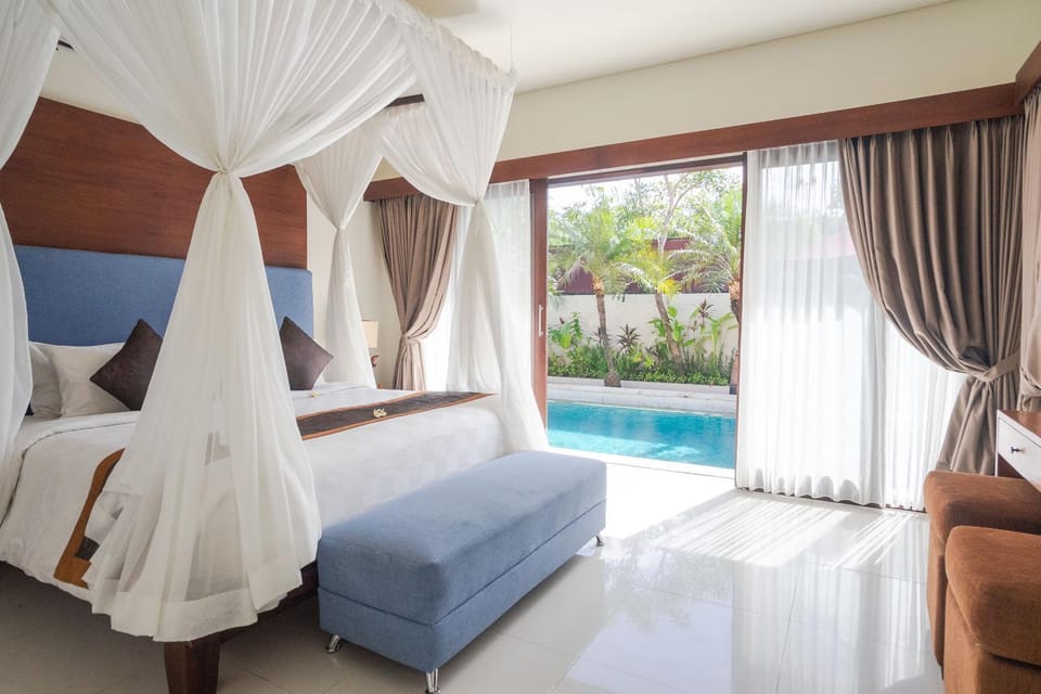 Bed, Photo of the whole room, Bedroom, Pool view, Swimming pool