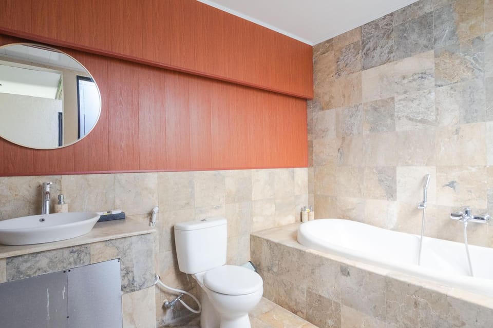 Shower, Toilet, Bathroom, Bath