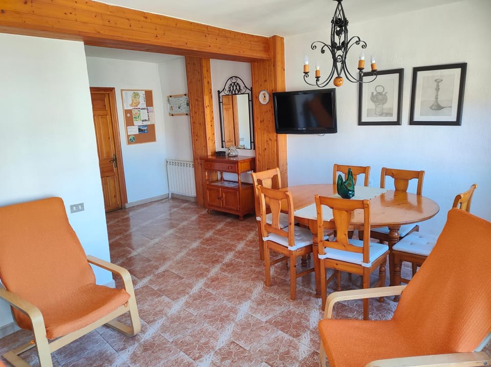 Living room, Photo of the whole room, Dining area