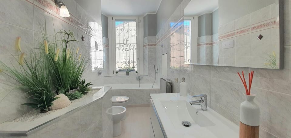 CHARMING Apartment Central Station Apartment in Milan