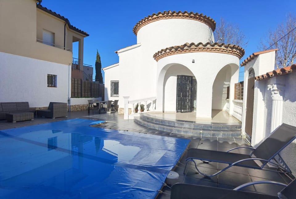 LEON INMO Villa Pia - 11084 Villa in Alt Empordà