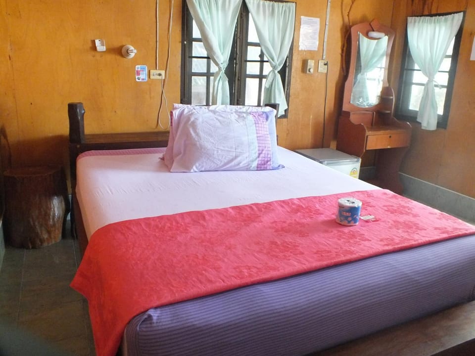 Queen Resort Koh Tao Bed and Breakfast in Ko Tao