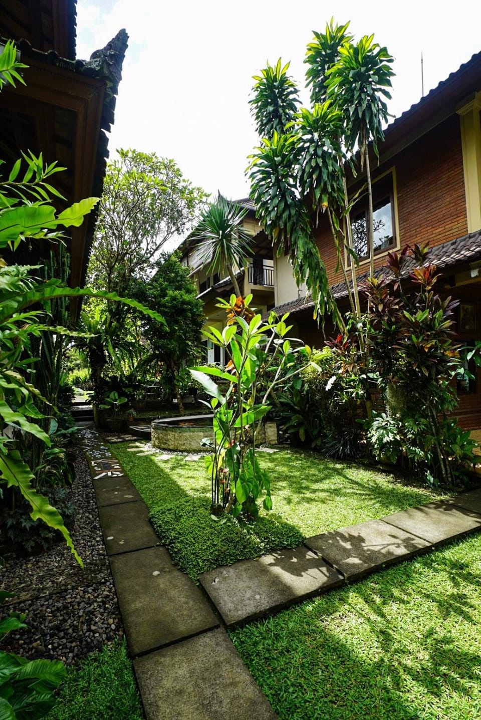 Property building, Spring, Day, Garden, Garden view