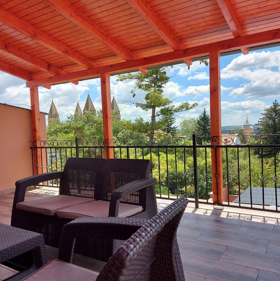 Balcony/Terrace, Balcony/Terrace