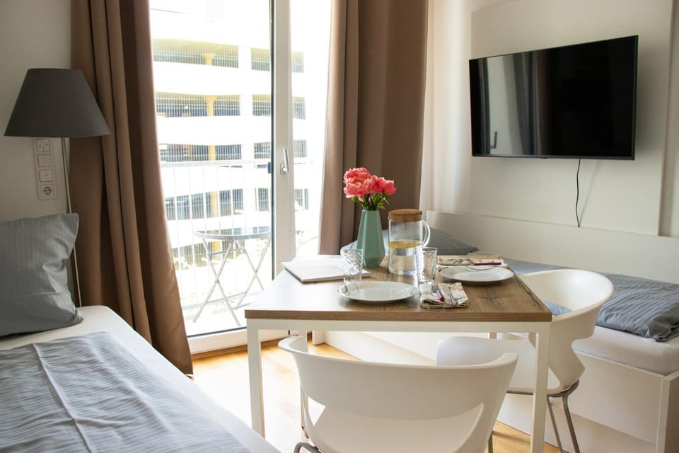 Bed, TV and multimedia, Living room, Photo of the whole room, Bedroom