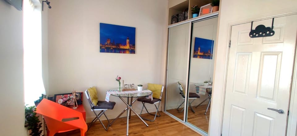 Studio Flat near Liverpool st & Shoreditch London. Apartment in London