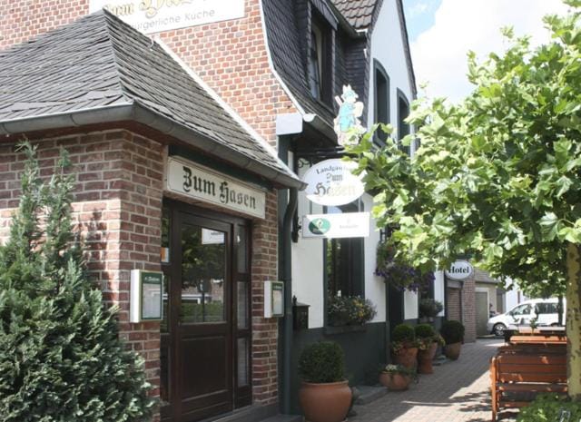 Landgasthof zum Hasen Bed and Breakfast in Dusseldorf