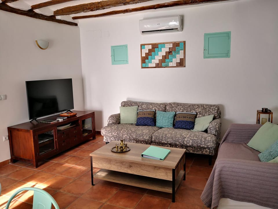 Communal lounge/ TV room, TV and multimedia, Living room