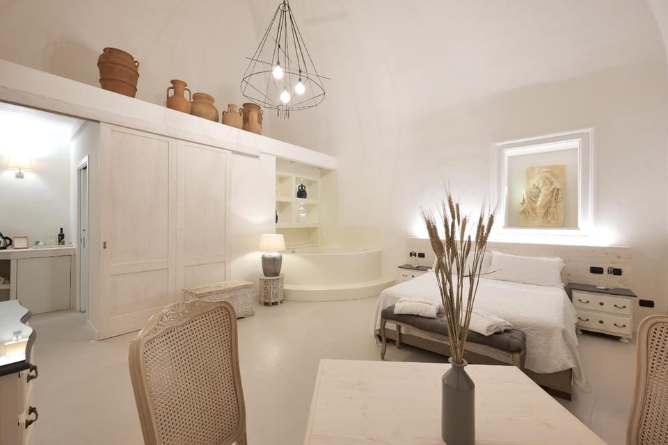 Bed, Photo of the whole room, Bedroom, Bath