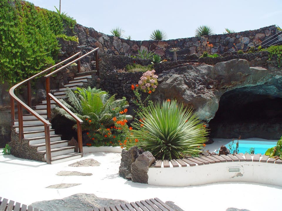 Day, Swimming pool