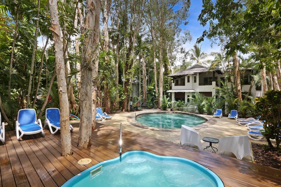 Garden, Swimming pool