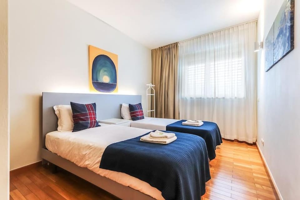 Vita Portucale ! Expo Deluxe with Terrace Apartment in Lisbon