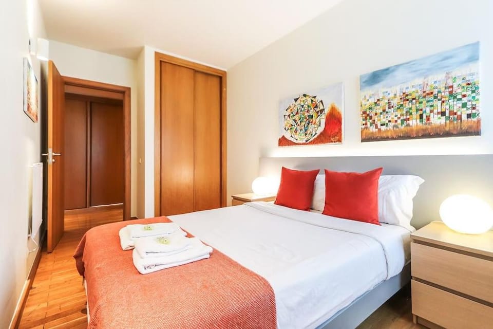 Vita Portucale ! Expo Deluxe with Terrace Apartment in Lisbon