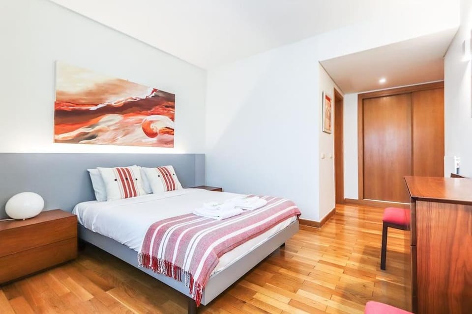 Vita Portucale ! Expo Deluxe with Terrace Apartment in Lisbon