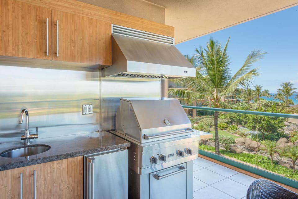 BBQ facilities, Balcony/Terrace, Pool view, Sea view