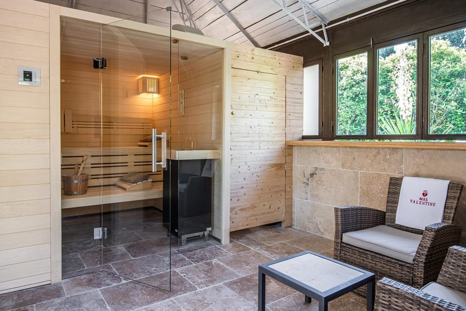 Massage, Sauna, Spa and wellness centre/facilities