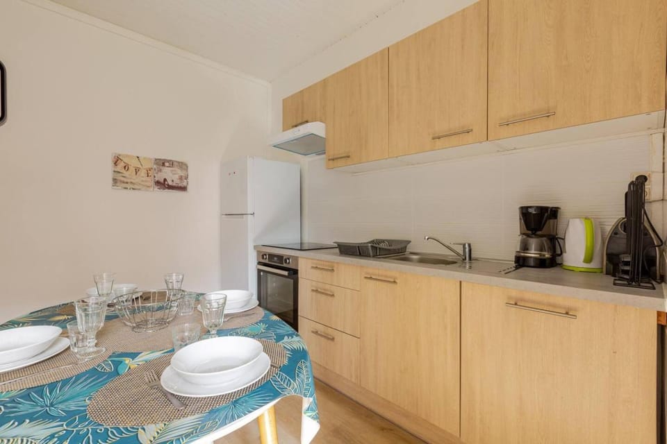 Coffee/tea facilities, Kitchen or kitchenette, Dining area, minibar, pet friendly, stove