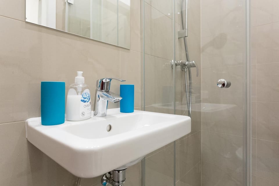 Shower, Bathroom