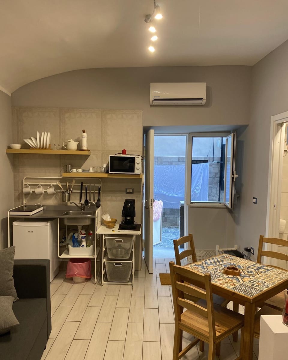 Ropellì Santa Chiara Apartment in Naples