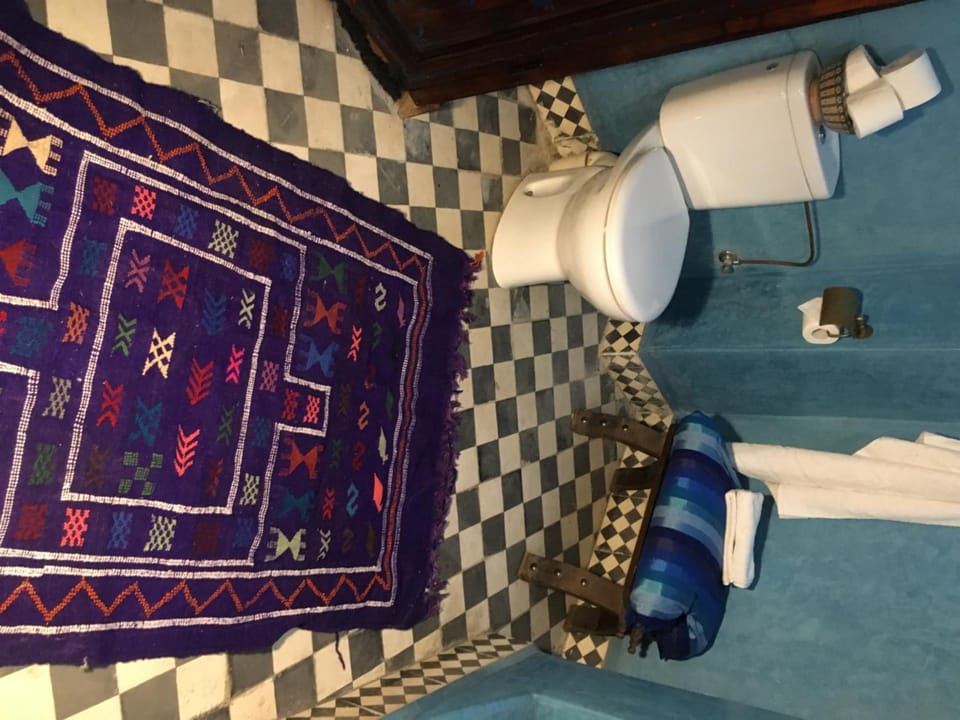Shower, Toilet
