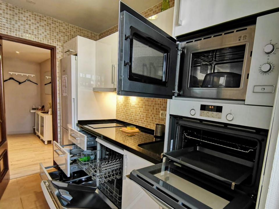 Kitchen or kitchenette, dishwasher, minibar, pet friendly, stove, kitchen