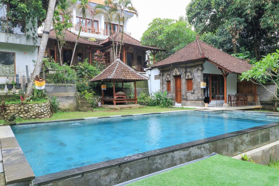 Property building, Swimming pool