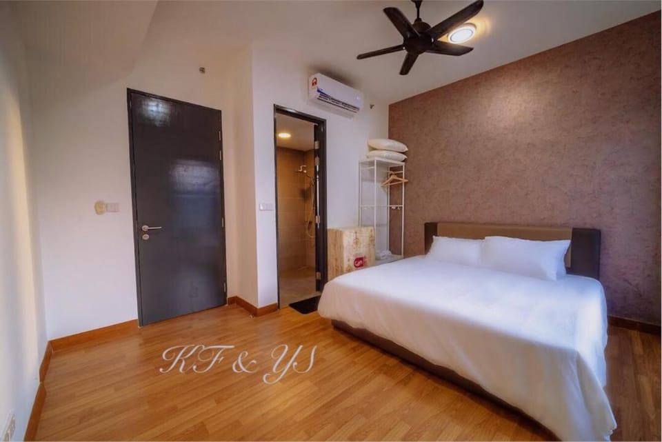 Tropicana 218 Macalister Apartment in George Town