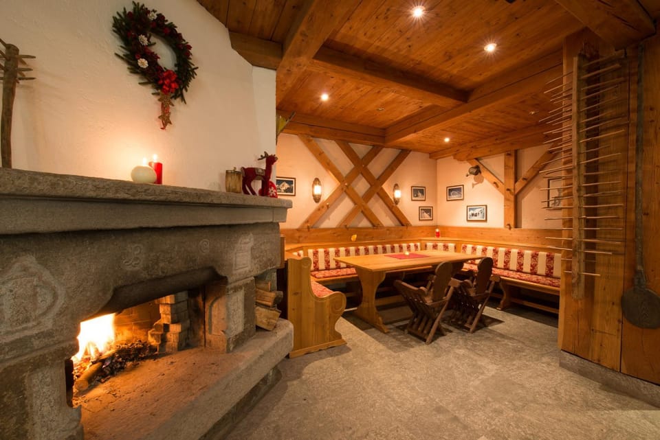 Communal lounge/ TV room, Lounge or bar