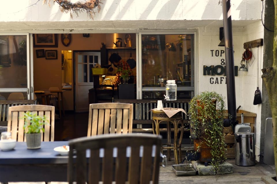 Property building, Restaurant/places to eat, Breakfast