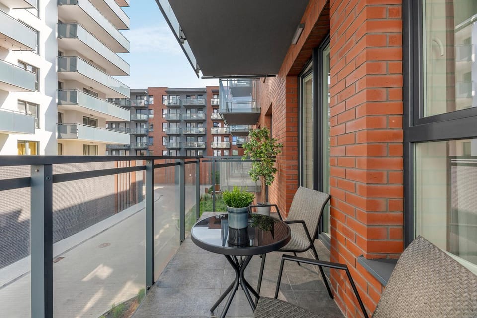 Property building, Day, View (from property/room), Balcony/Terrace, Dining area, Quiet street view