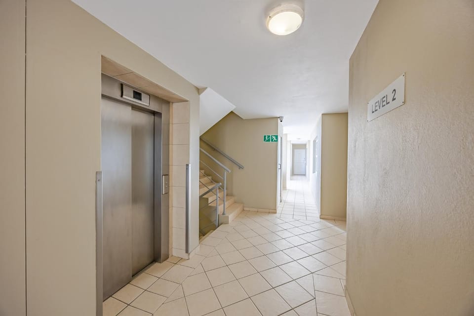 Luxury Ocean View Beachfront 2 bed apartment -206 The Waves, Blouberg, Cape Town Apartment in Cape Town