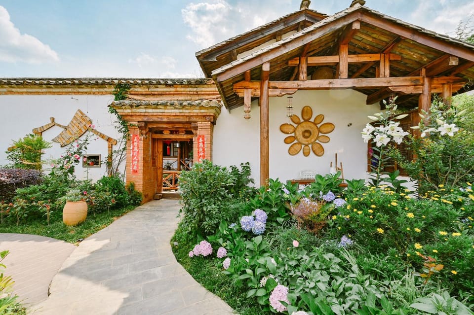 Property building, Spring, Day, Garden, Garden view