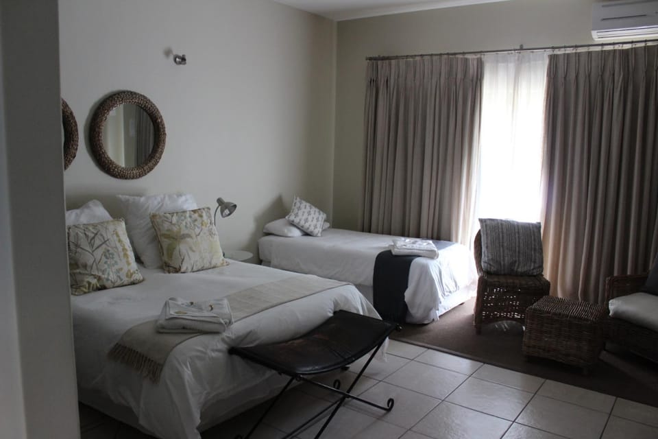 Seating area, Bedroom