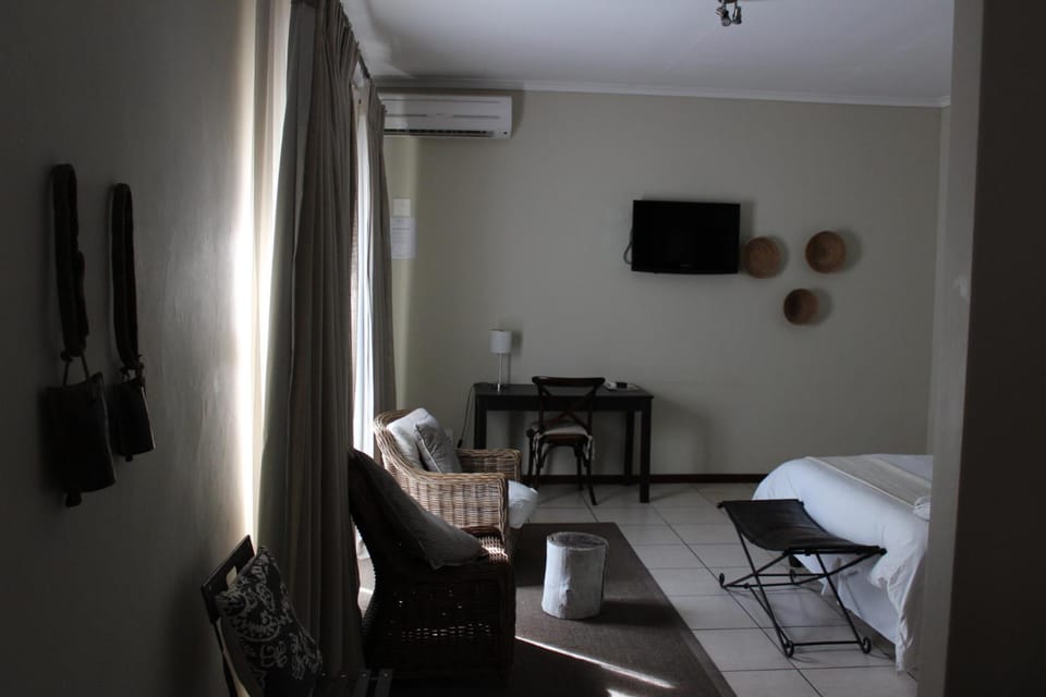 Seating area, Bedroom