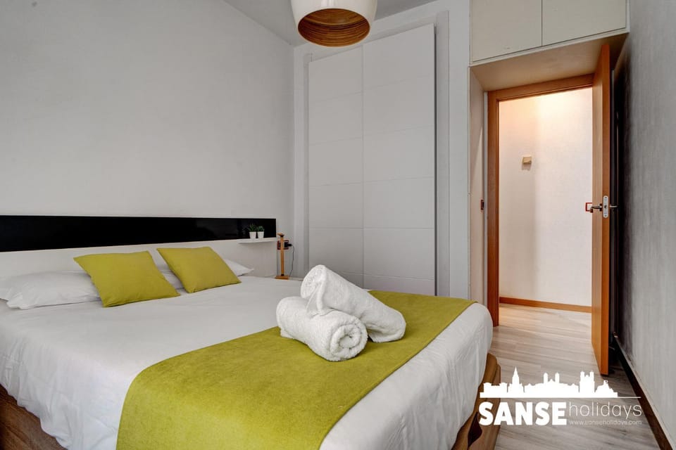 Bed, Photo of the whole room, Bedroom, wardrobe